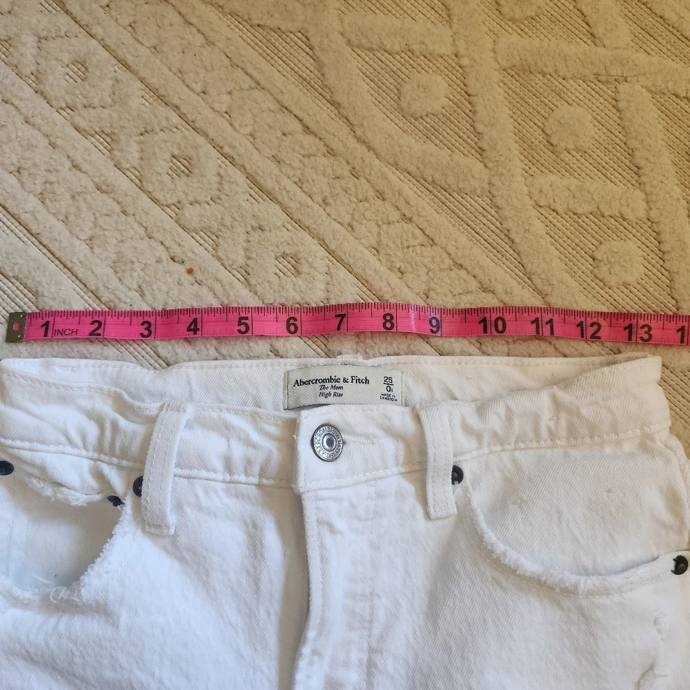 ABERCROMBIE AND FITCH  MOM  HIGH RISE JEAN
